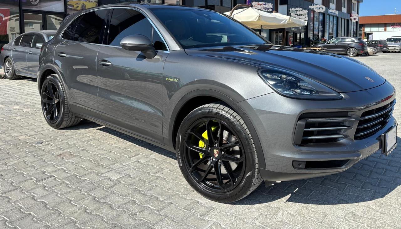 Porsche Cayenne E-Hybrid · 2021 · 75.000 km