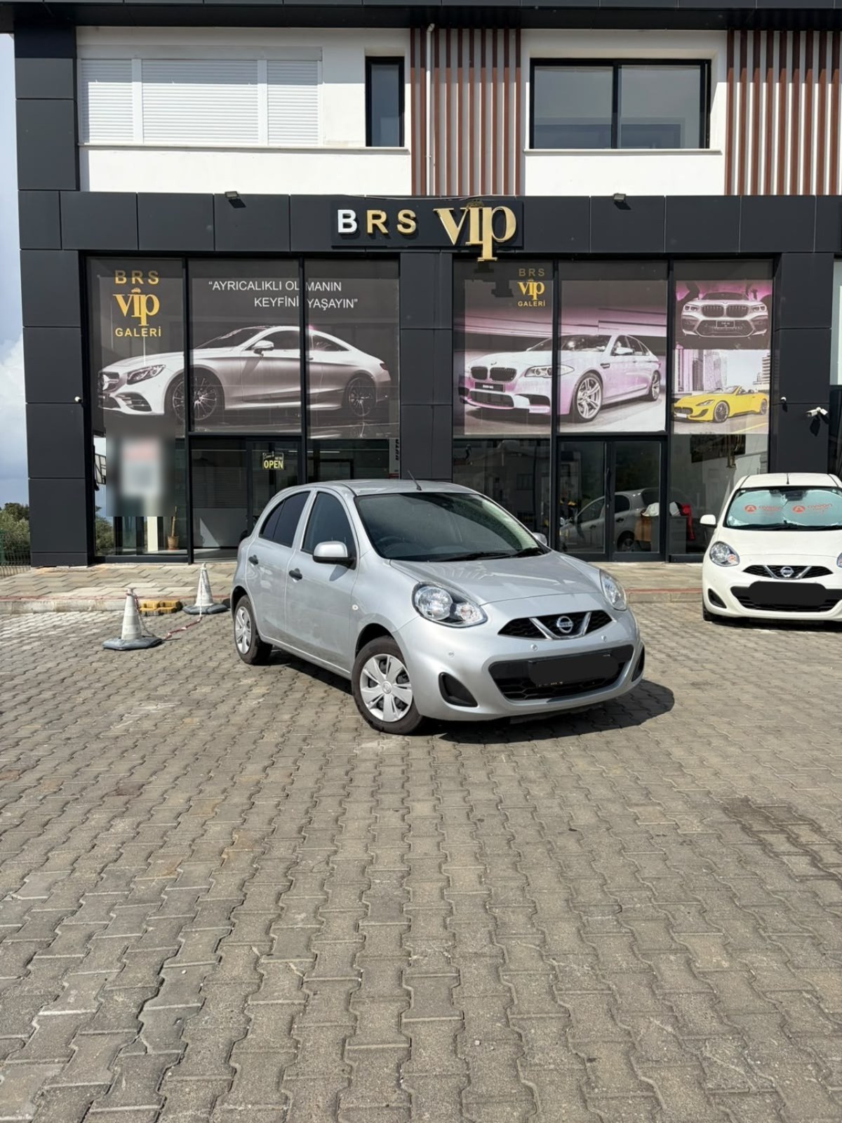 Nissan March 1.2 · 2023 · 9.500 km